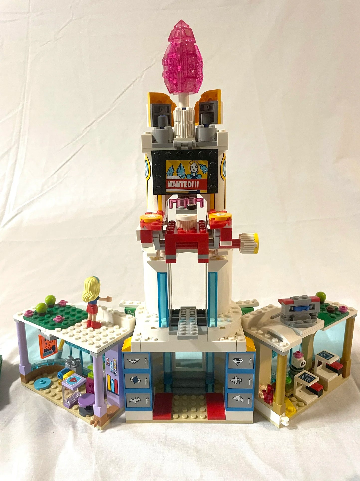 41232- Superhero High School