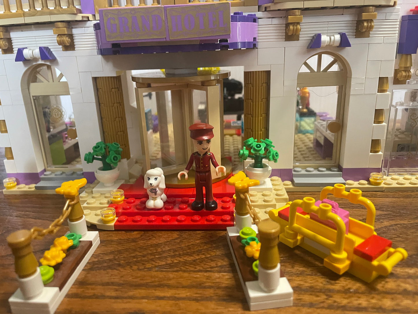 Heartlake Grand Hotel- 41101