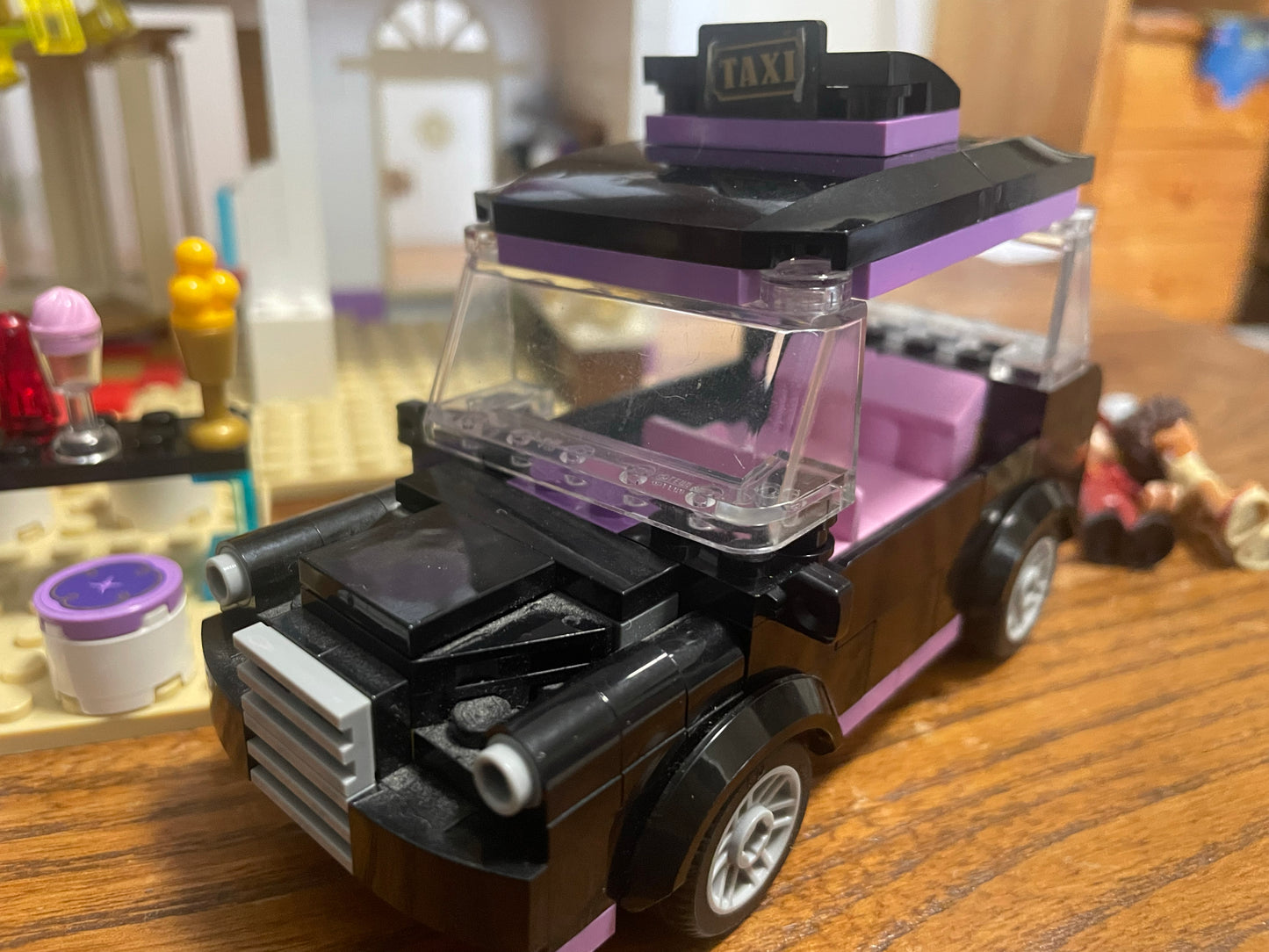 Heartlake Grand Hotel- 41101