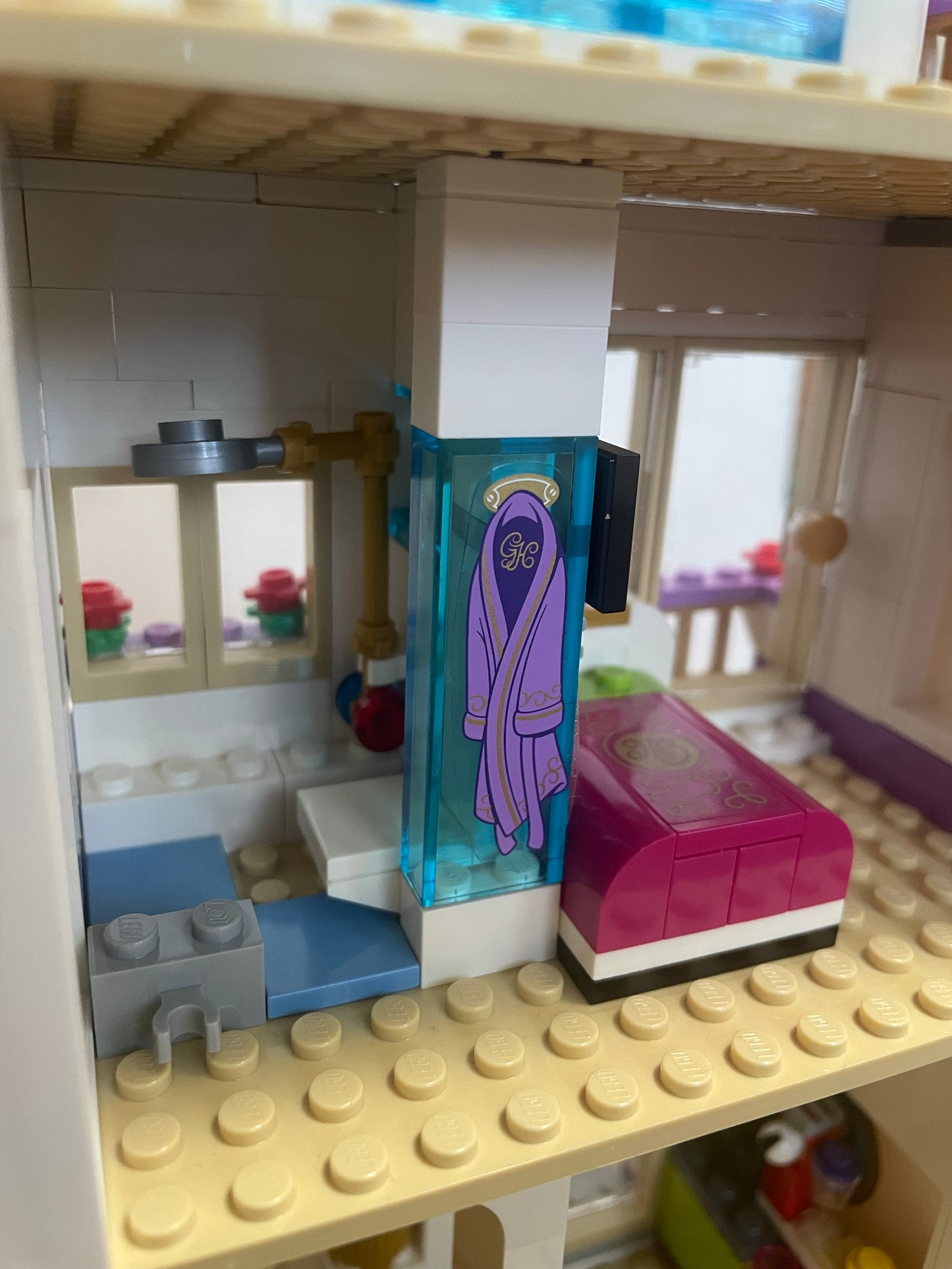 Heartlake Grand Hotel- 41101