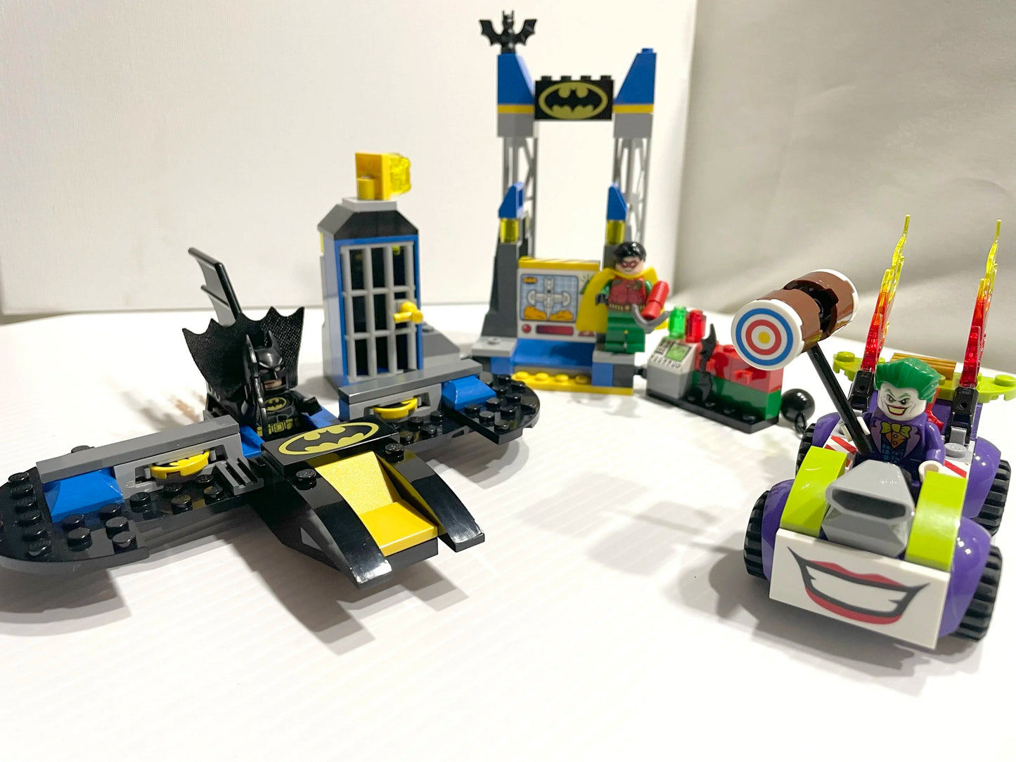 10753- Joker Batcave Attack