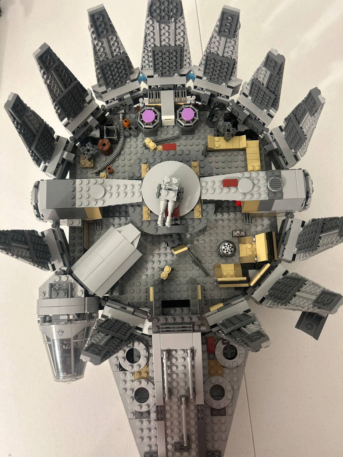 Millenium Falcon-Force Awakens 75105