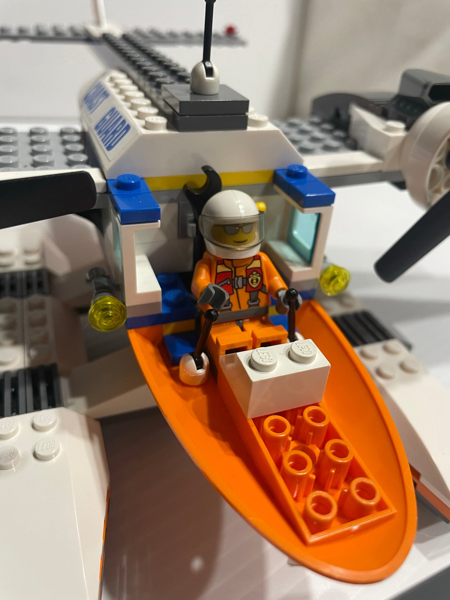 Coast Guard Plane- 60015