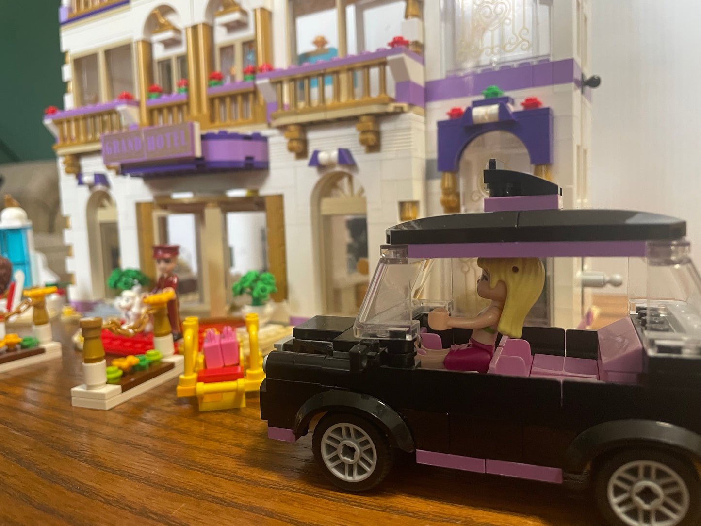 Heartlake Grand Hotel- 41101