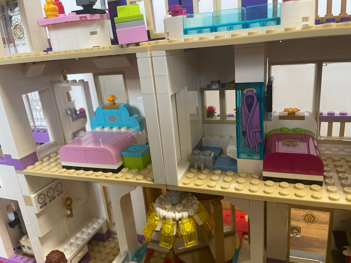 Heartlake Grand Hotel- 41101