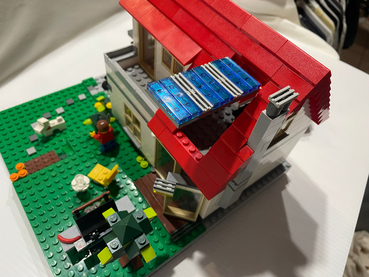 Hillside House- 5771