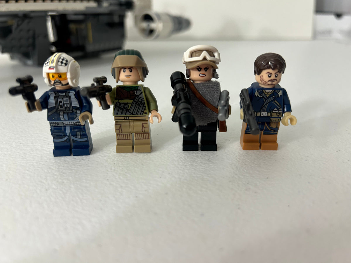 LEGO Star Wars 75155 minifigures included: Jyn Erso, Cassian Andor, U-wing Pilot and Rebel Trooper