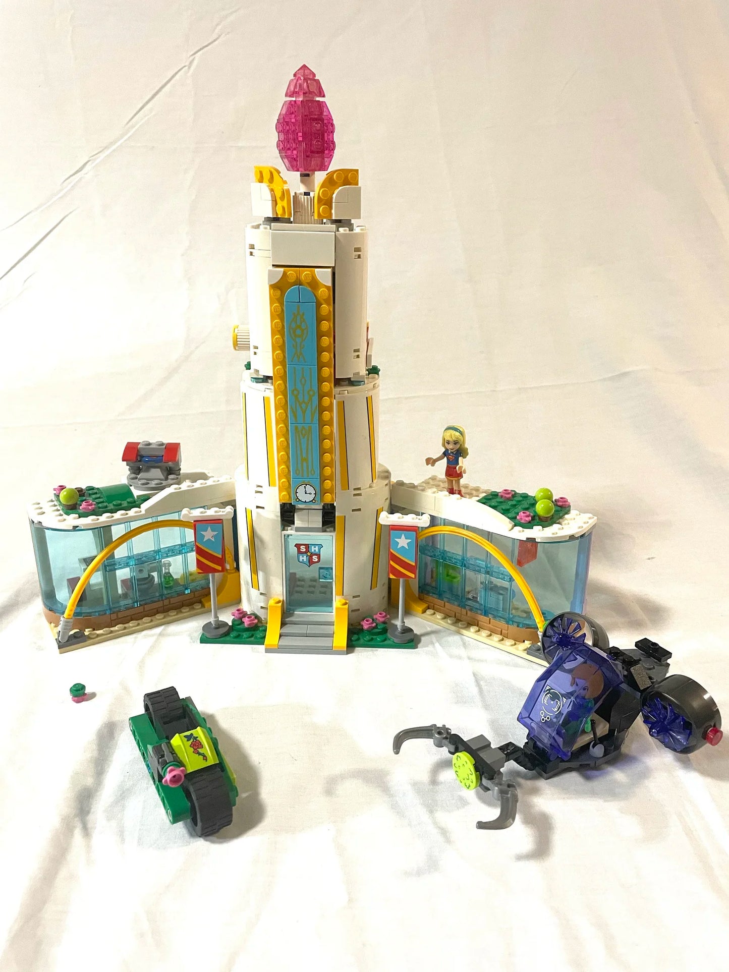 41232- Superhero High School