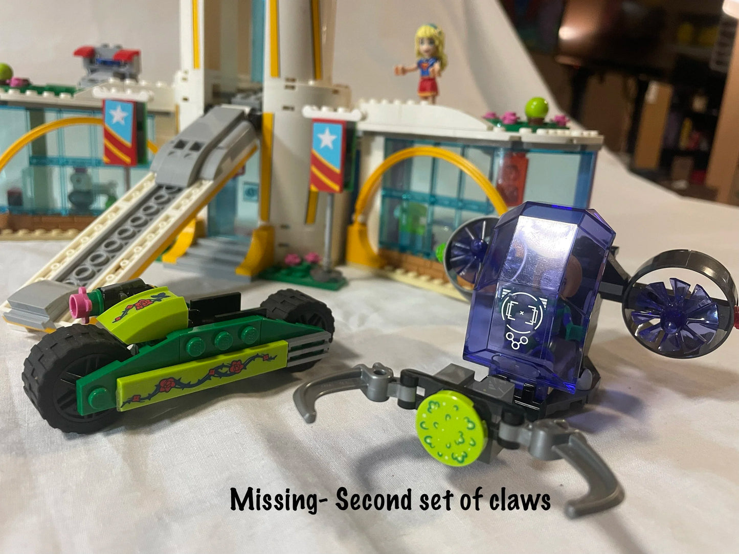 41232- Superhero High School