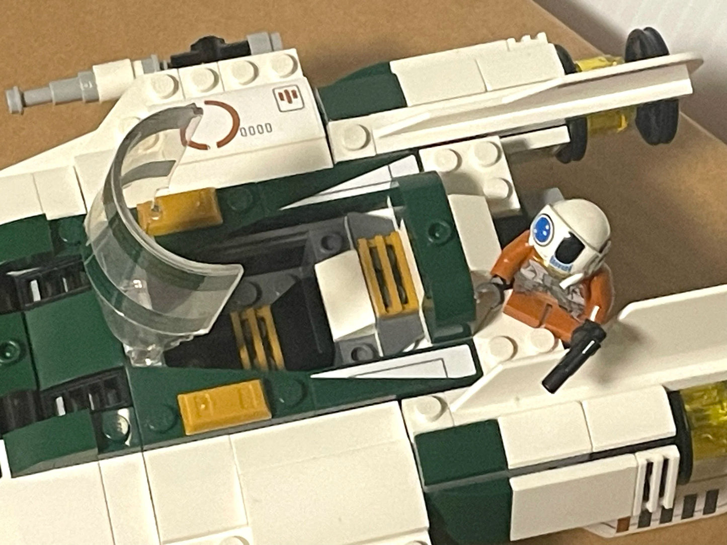 75248- Resistance A-Wing Starfighter