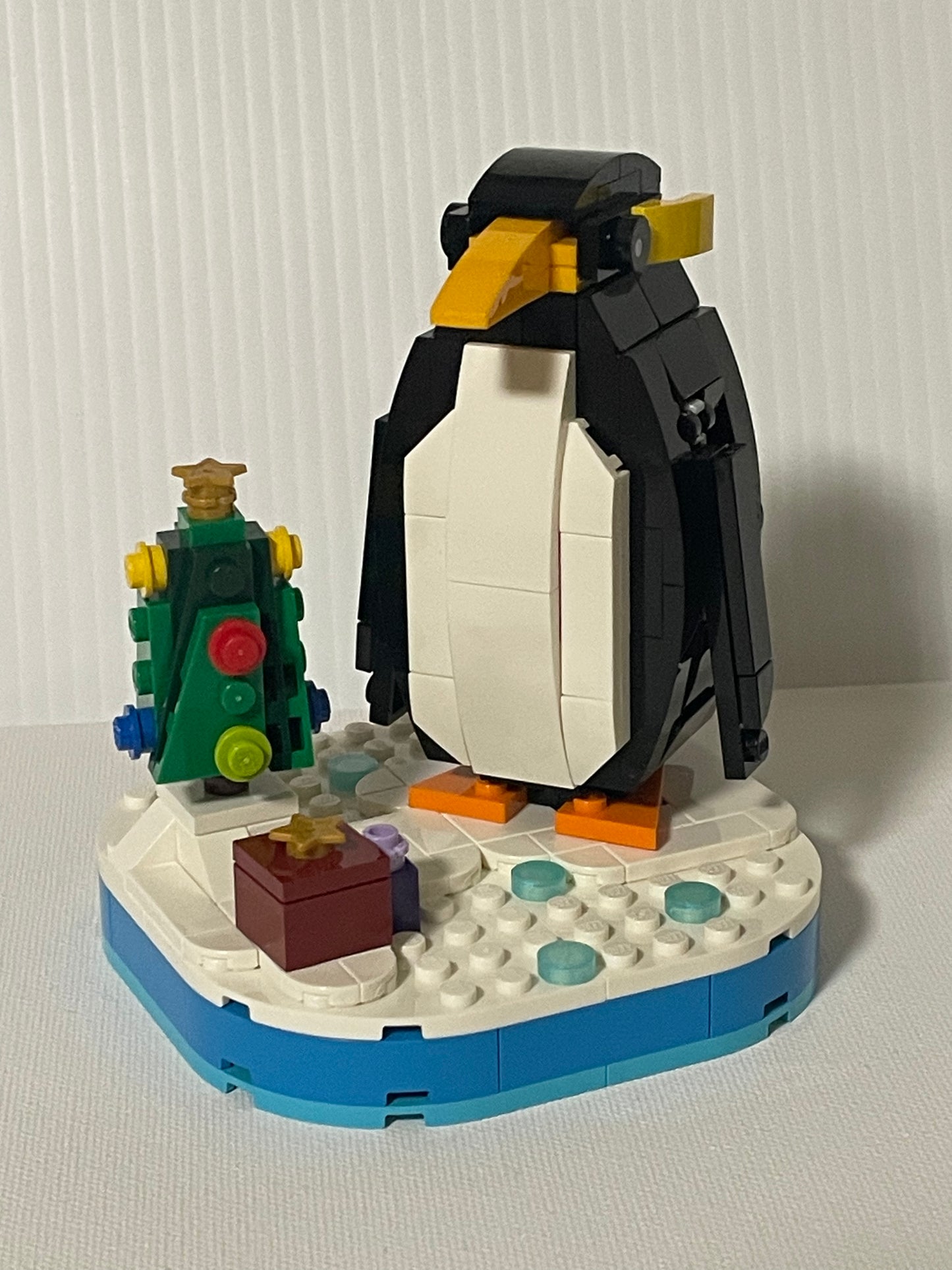 Christmas Penguin- 40498